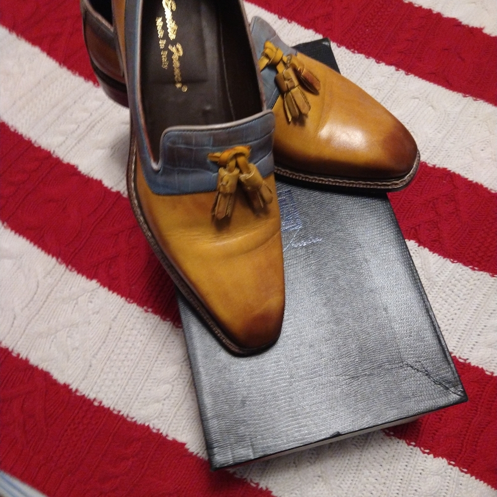 Excellent condition Emilio Franco handmade loafers, tan & blue color.